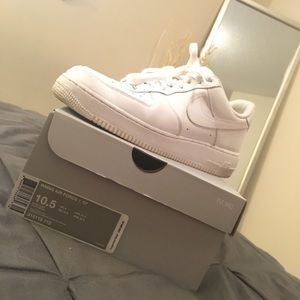 White nike Air Force 1
